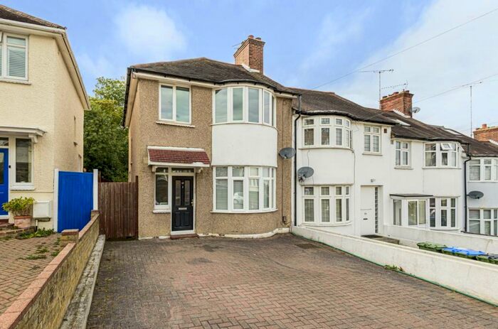 3 Bedroom End Of Terrace House To Rent In Donaldson Road, Shooters Hill, London, SE18