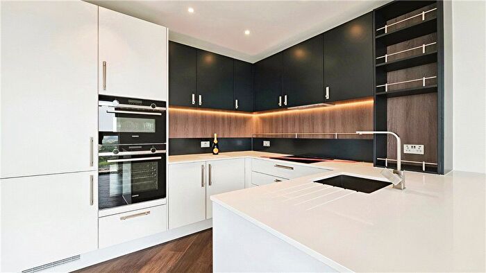 3 Bedroom Flat To Rent In Eden Grove, Staines-Upon-Thames, Surrey, TW18