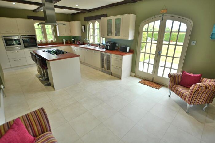 4 Bedroom Detached House For Sale In Moortown Drive, Wimborne, BH21