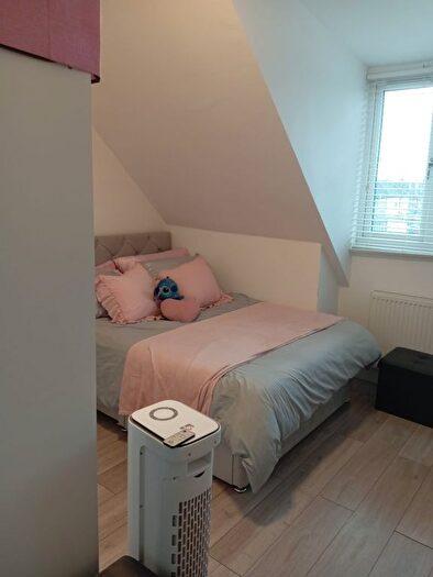 2 Bedroom Flat To Rent In Green Lane, Dagenham, RM8