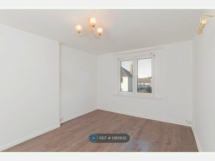 2 Bedroom Flat To Rent In Middlefield Place, Aberdeen, AB24