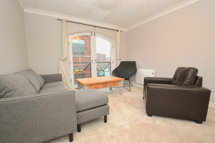 2 Bedroom Apartment To Rent In Riverside Court, Leeds, LS1