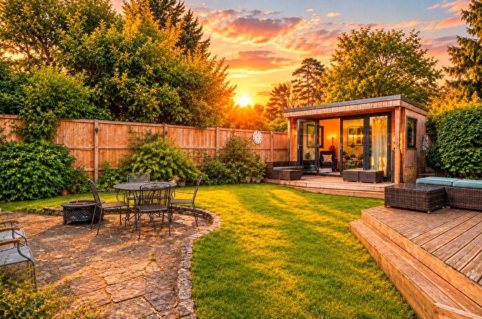 5 Bedroom Detached House For Sale In Goodwood Close, Burghfield Common, Reading, Berkshire, RG7