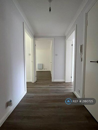 2 Bedroom Flat To Rent In Buchanan Drive, Newton Mearns, Glasgow, G77