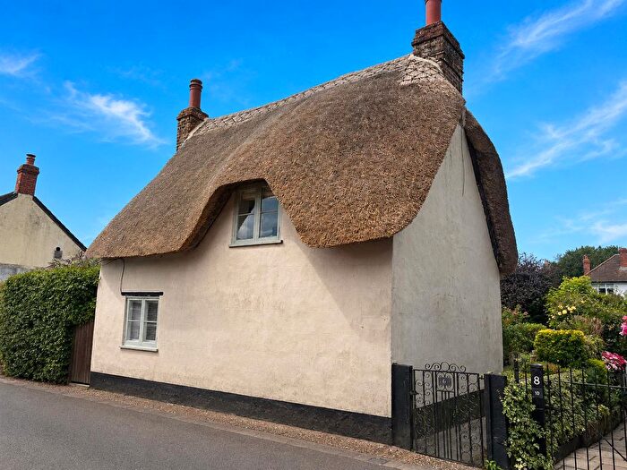 2 Bedroom Detached House For Sale In Victoria Street, Shaftesbury, SP7
