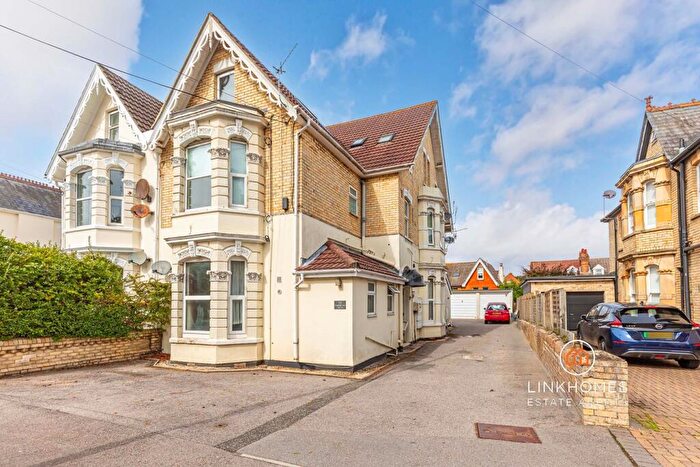1 Bedroom Apartment For Sale In Kingsbridge Road, Poole, BH14
