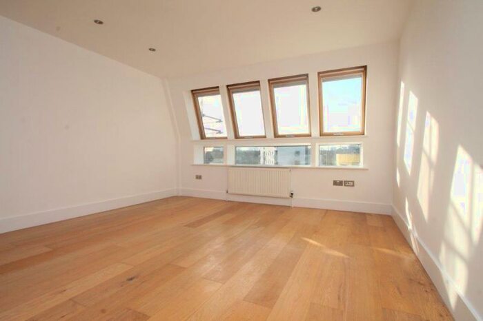 1 Bedroom Flat To Rent In Holloway Road, London, N7