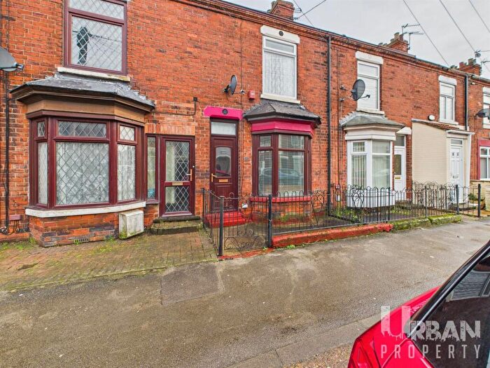 2 Bedroom House For Sale In Aberdeen Street, Hull, HU9