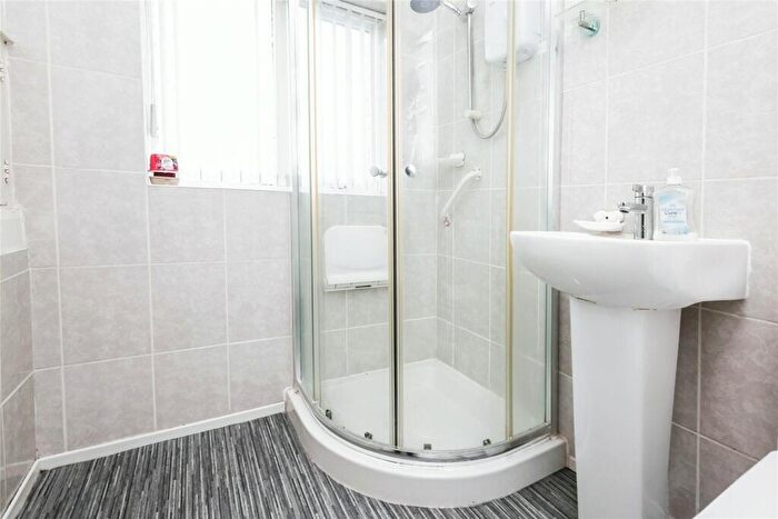 2 Bedroom Semi-Detached House For Sale In Swinbrook Grove, Great Barr, West Midlands, B44