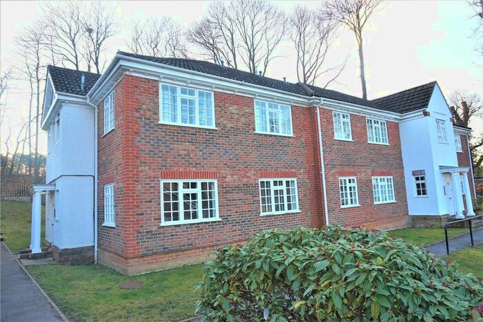 1 Bedroom Flat To Rent In Hawkesworth Drive, Bagshot, Surrey, GU19