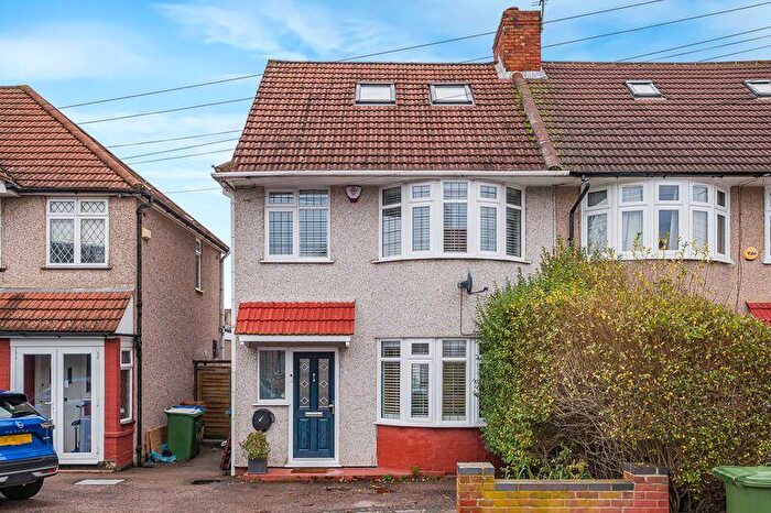 4 Bedroom End Of Terrace House For Sale In Merrilees Road, Sidcup, DA15