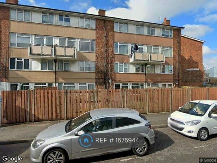 3 Bedroom Flat To Rent In Angmering House, Portsmouth, PO1