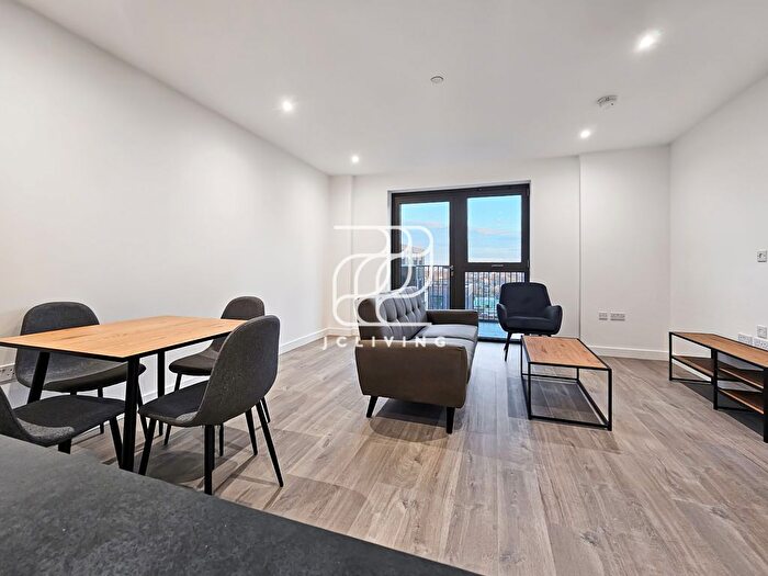 2 Bedroom Flat To Rent In Anax Street, London, N4