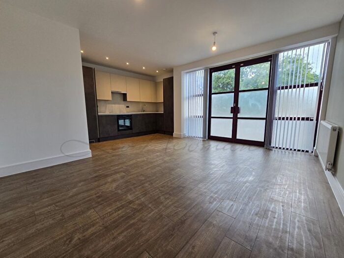 2 Bedroom Flat To Rent In Coronation Road, Basingstoke, RG21