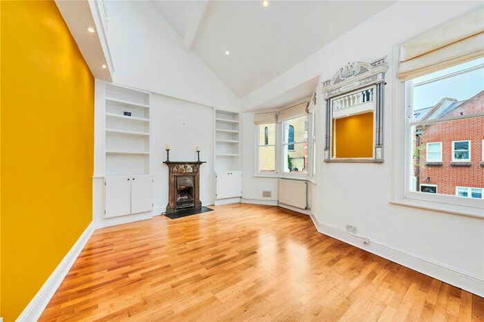 2 Bedroom Flat To Rent In Stephendale Road, London, SW6