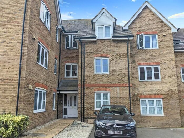 2 Bedroom Flat To Rent In Wherry Close, Margate, CT9