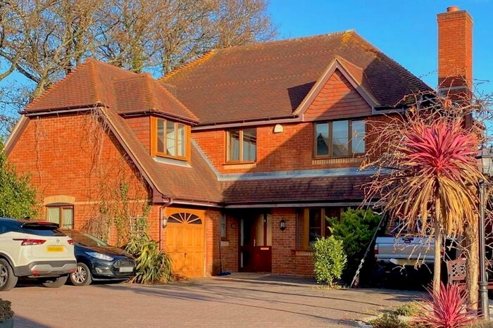 5 Bedroom Detached House To Rent In Green Lane, Bursledon, Southampton SO31