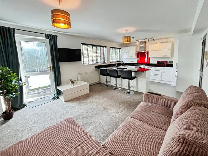 2 Bedroom Flat For Sale In Palatine Road, West Didsbury, Manchester, M20