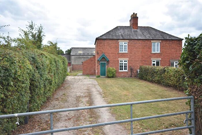 3 Bedroom Semi-Detached House For Sale In Honey Lane, Thorpe, Newark, NG23