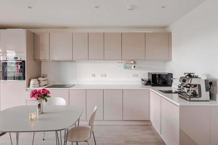 2 Bedroom Flat For Sale In Williamson House, London, SE14