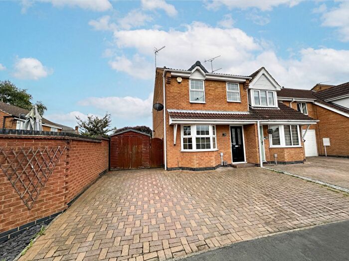 3 Bedroom Semi Detached House For Sale In Falcon Close, Doncaster, DN6