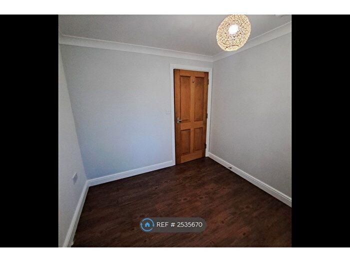 2 Bedroom Flat To Rent In Dorchester Court, Yeovil, BA20