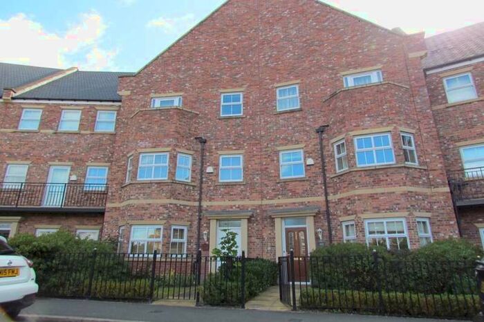5 Bedroom Terraced House To Rent In Featherstone Grove, Newcastle Upon Tyne, NE3