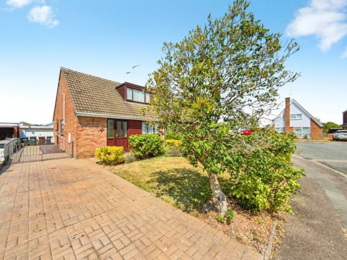 3 Bedroom Semi-Detached House For Sale In Obelisk Rise, Northampton, NN2