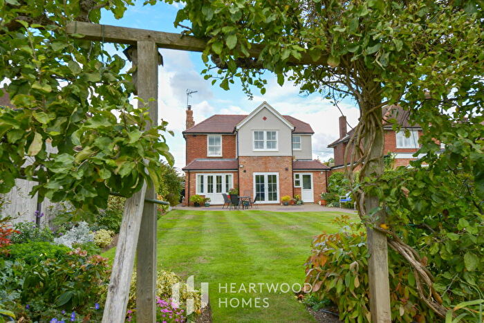 3 Bedroom Detached House For Sale In Tollgate Road, Colney Heath, St. Albans, AL4