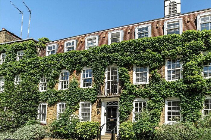2 Bedroom Apartment To Rent In North End, Hampstead, NW3