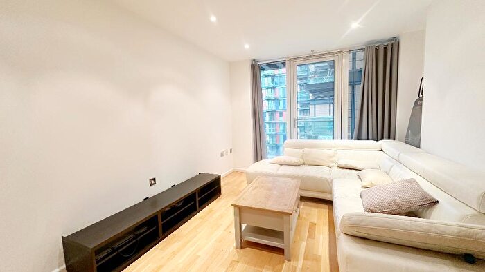 2 Bedroom Flat To Rent In Ability Place, Millharbour, Canary Wharf, London, E14