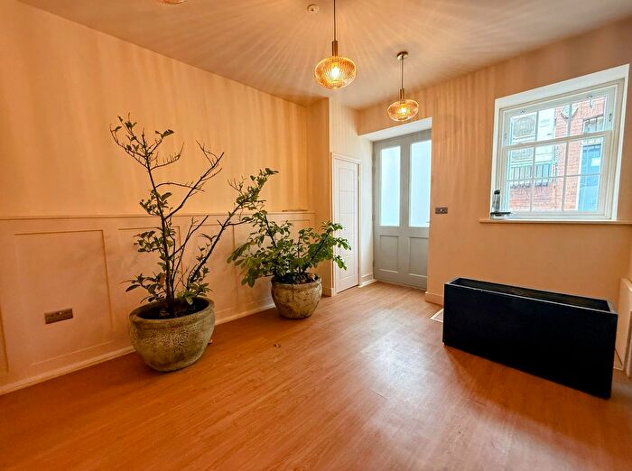1 Bedroom Terraced House To Rent In Bread Street, Wakefield, WF1