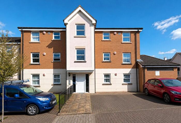 2 Bedroom Flat For Sale In Union Close, Bideford, Devon, EX39