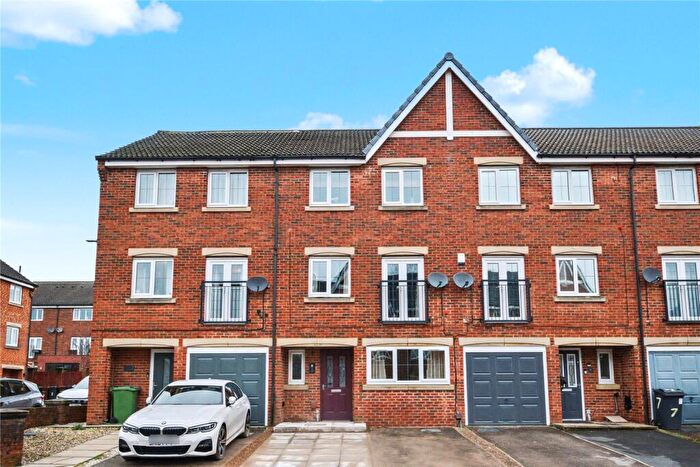 4 Bedroom Town House To Rent In Prospect Mews, Morley, Leeds, LS27