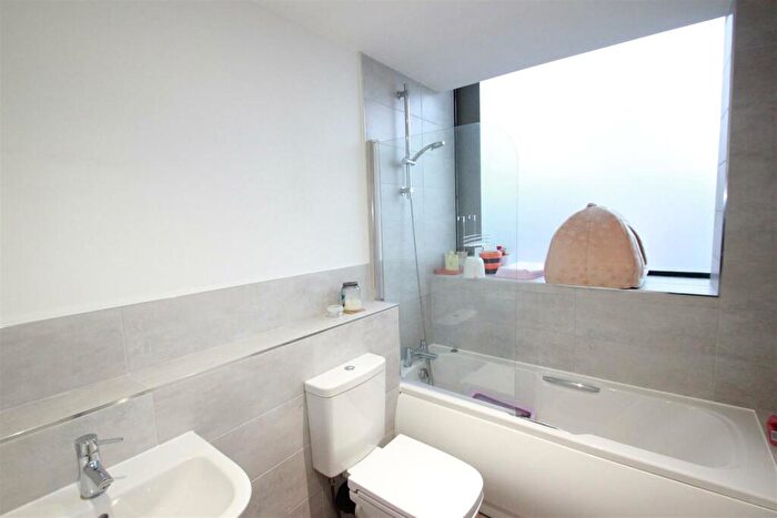 2 Bedroom Apartment To Rent In Trident Apartments, Sale, M33