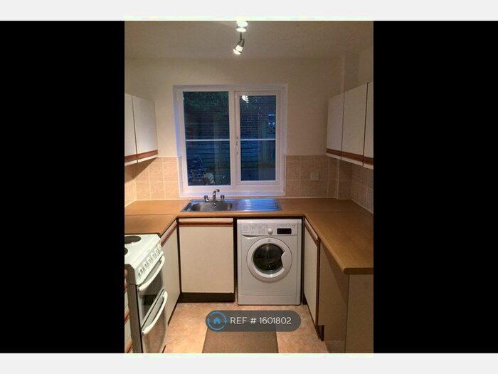 1 Bedroom Flat To Rent In Marshmead Close, Clarendon, Salisbury, SP5