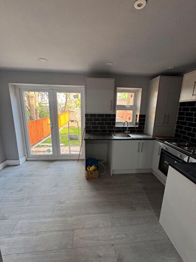 5 Bedroom Terraced House To Rent In Sandy Hill Road, Ilford, IG1