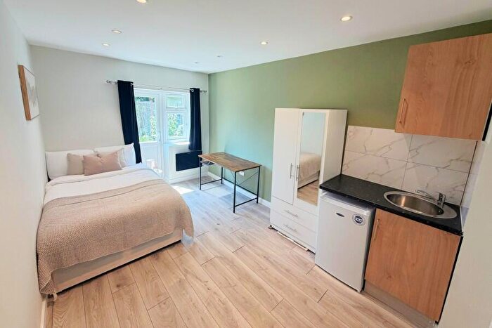 1 Bedroom Terraced House To Rent In Lime Grove, Guildford, GU1