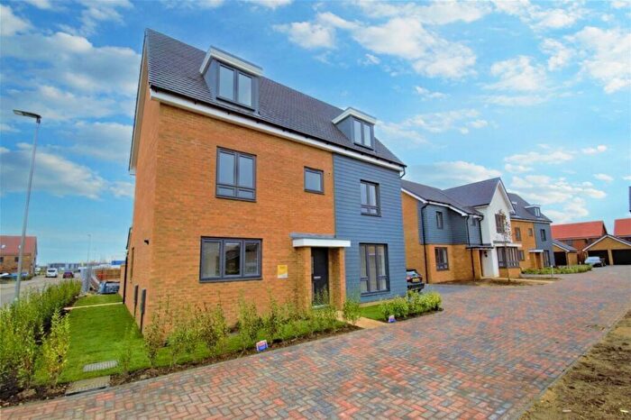 5 Bedroom Detached House To Rent In Allen Court, Wootton, MK43
