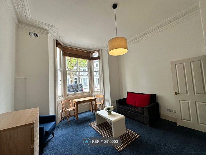 Studio To Rent In Hammersmith Grove, London, W6