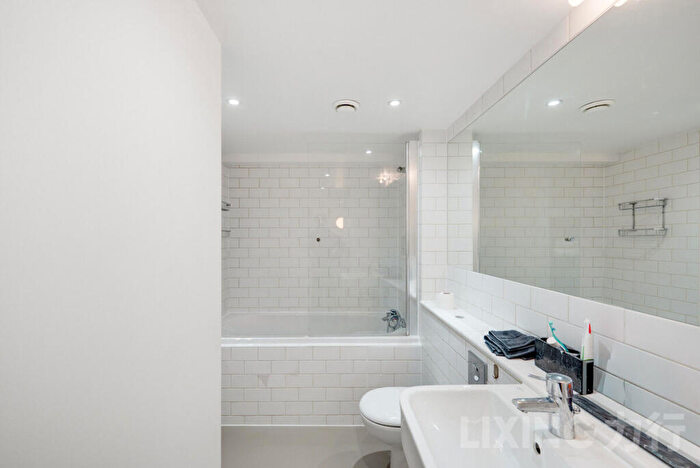 2 Bedroom Apartment For Sale In Old Nichol Street, Shoreditch, E2