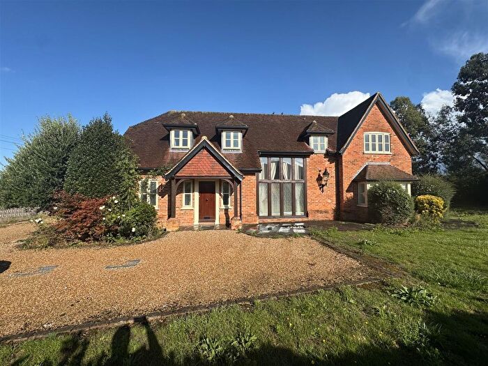 5 Bedroom Detached House To Rent In Kobe House, Goffs Oak, EN7