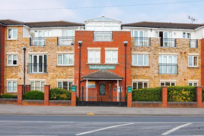 2 Bedroom Retirement Property For Sale In London Road, Benfleet, SS7