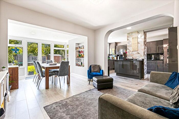 4 Bedroom Semi-Detached House For Sale In Colbert Drive, Leicester, LE3