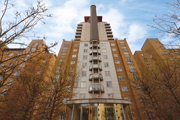 1 Bedroom Flat For Sale In Hutchings Street, London, E14