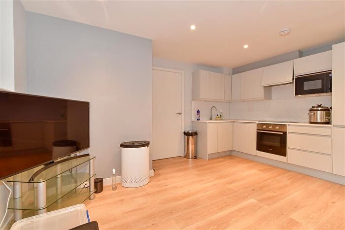 1 Bedroom Flat For Sale In Mill Bay Lane, Horsham, West Sussex, RH12