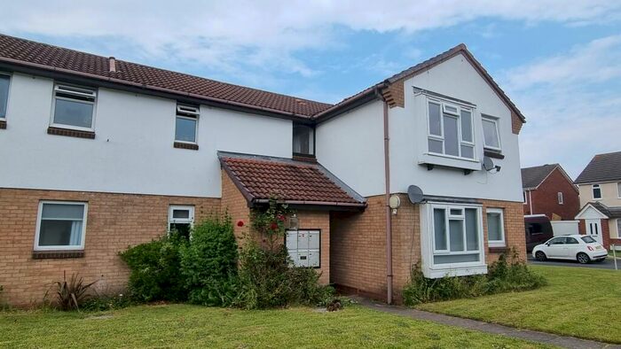 Apartment To Rent In Compton Drive, Streetly, B74