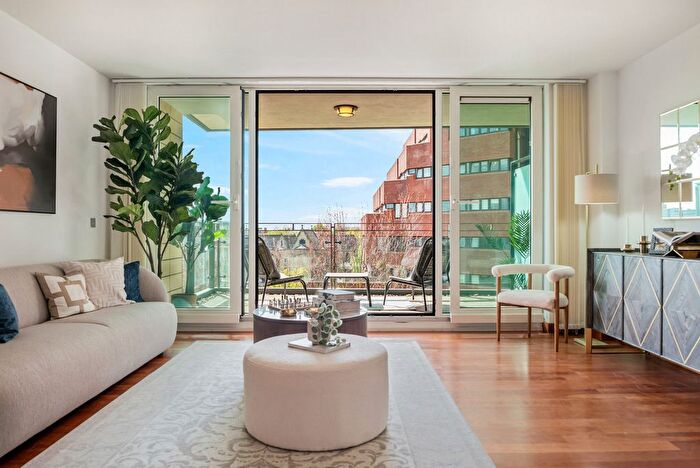 3 Bedroom Flat To Rent In St. John's Wood Road, London, NW8