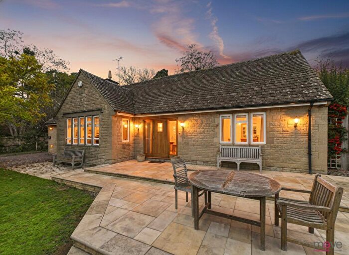 3 Bedroom Detached Bungalow For Sale In Southam Lane, Southam, GL52