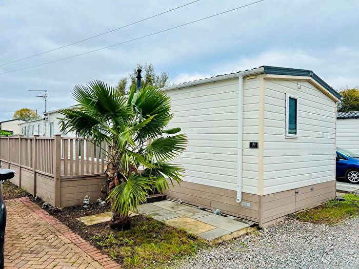 2 Bedroom Park Home For Sale In New River Bank, Littleport, Ely, CB7